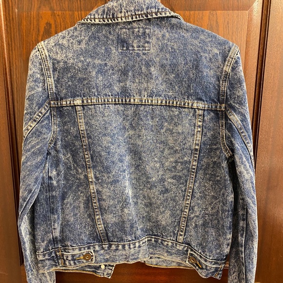 Forever 21 Acid Washed Denim Jacket Size Small - Picture 2 of 2